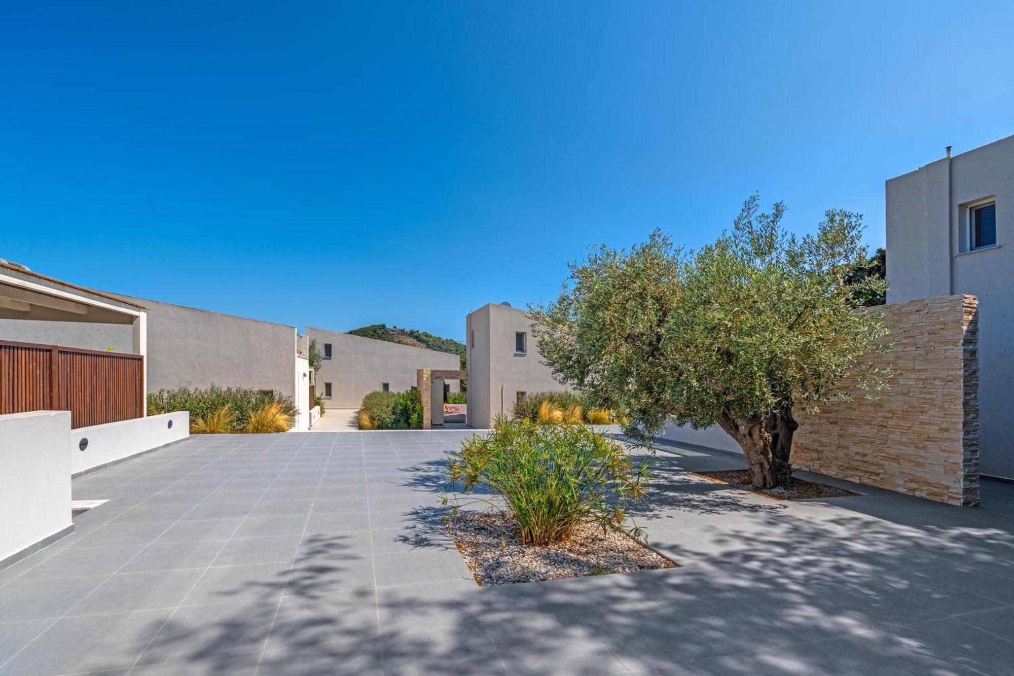 Utopia Eco Retreat Skiathos Town Exterior foto